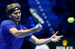 雷速体育比分官网直播-关于日本网球队险胜世界网球队，兹维列夫制霸全场的信息