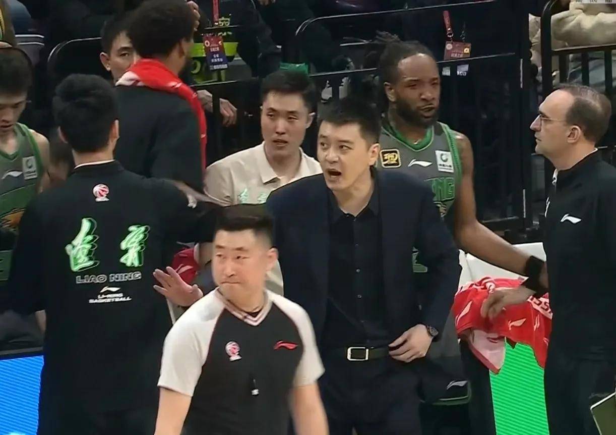 球队完美表现，领先优势无人可及