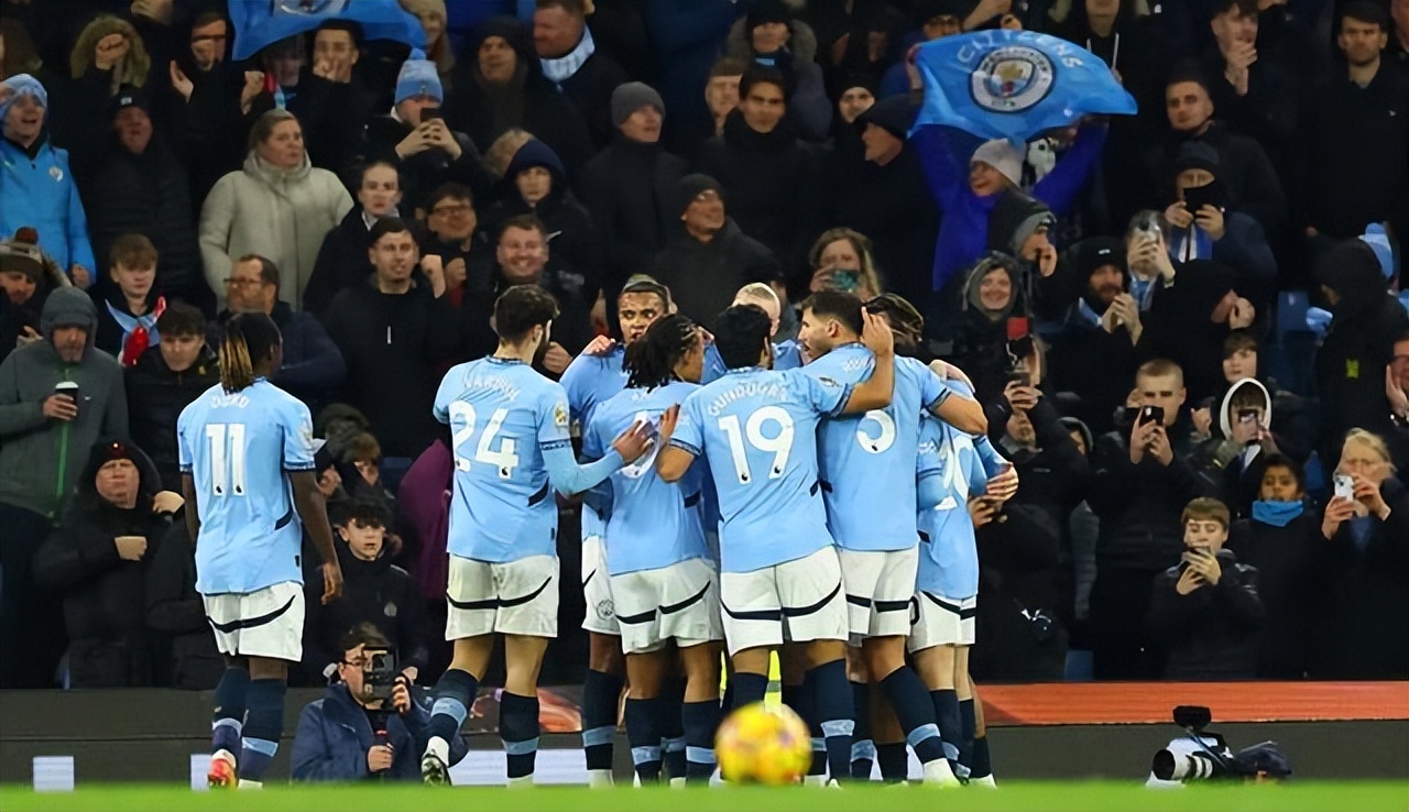 欧洲杯预选赛场上硝烟弥漫，豪门球队争霸