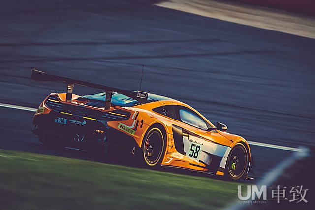 法拉利鏖战阿斯顿马丁，诺里斯扛起全队